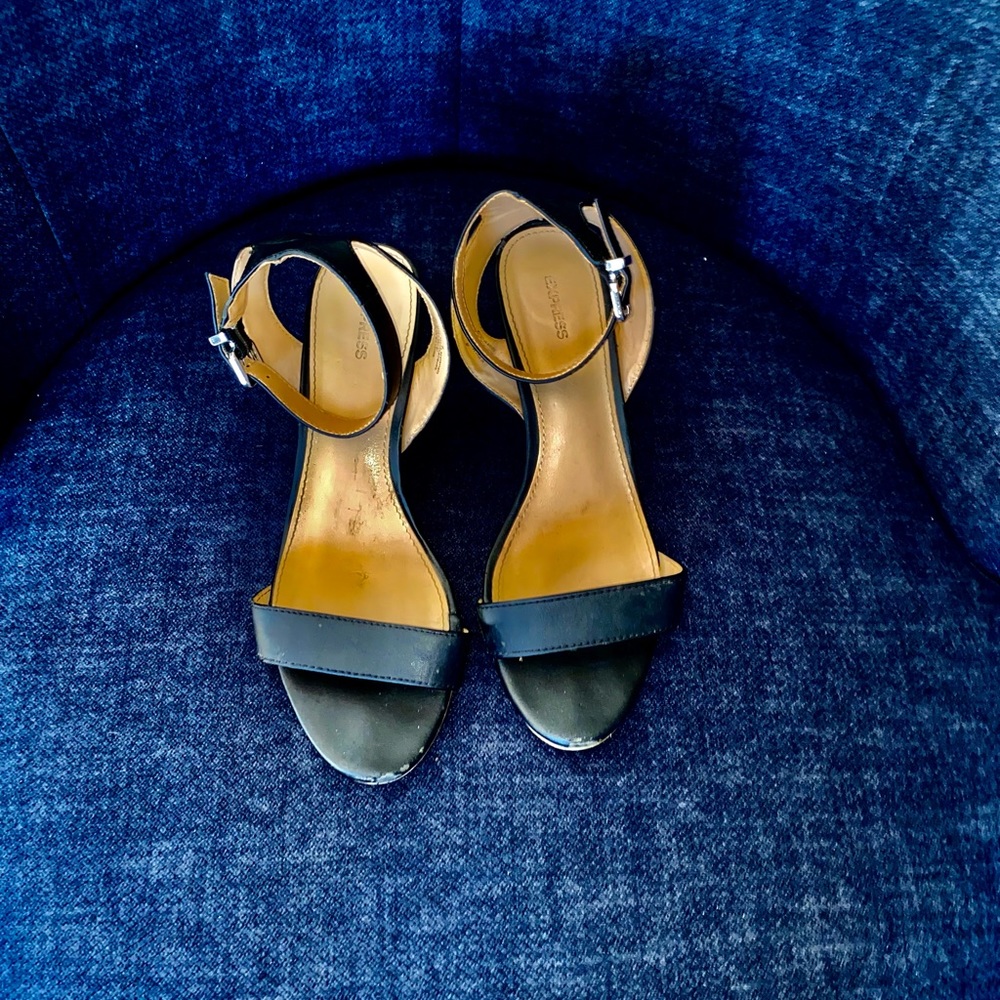 Express Wedges - Picture 2 of 3